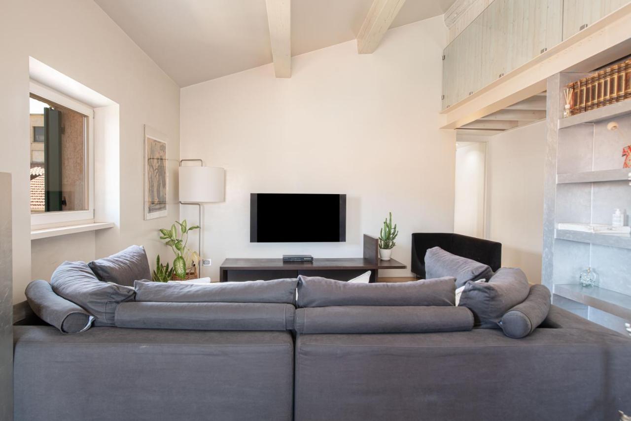 Stunning Top Floor Flat In The Heart Of Verona Exterior photo