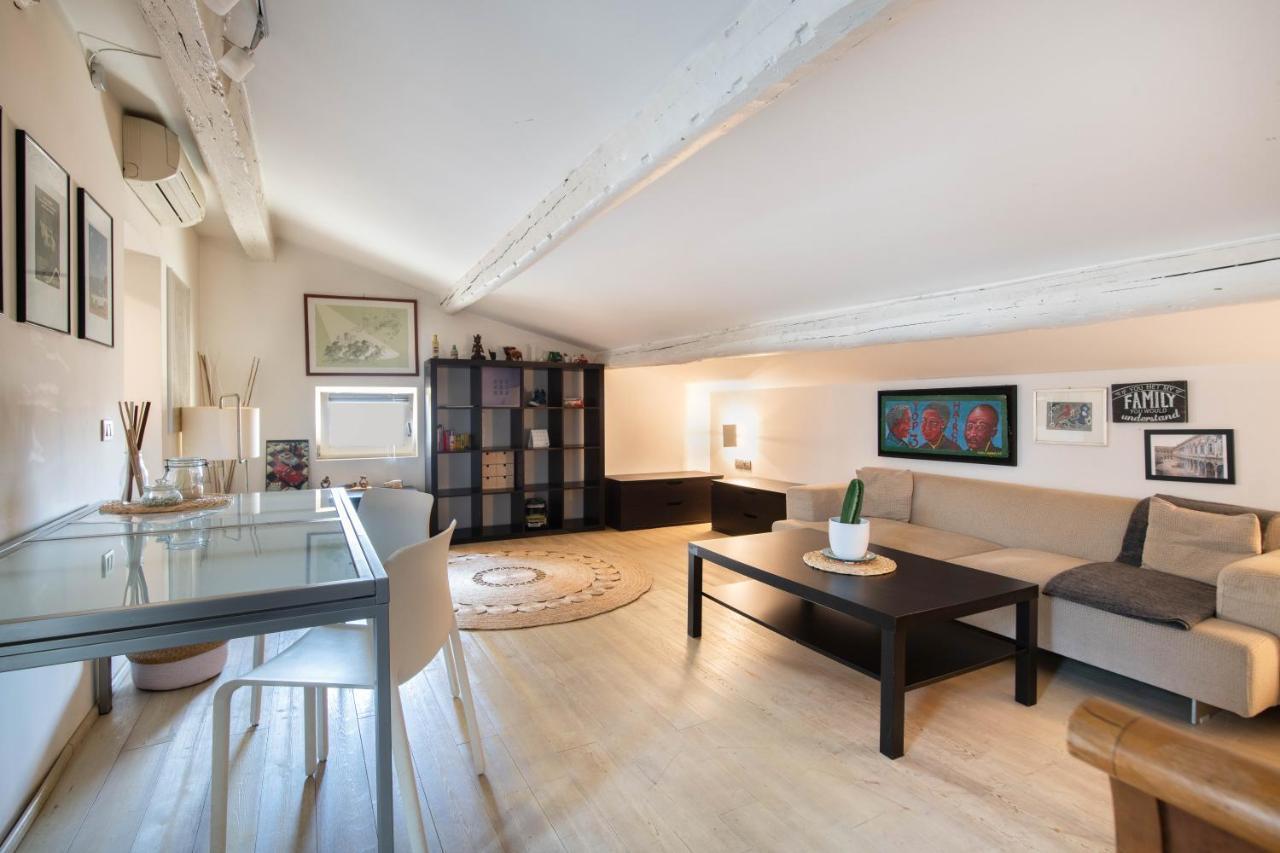 Stunning Top Floor Flat In The Heart Of Verona Exterior photo