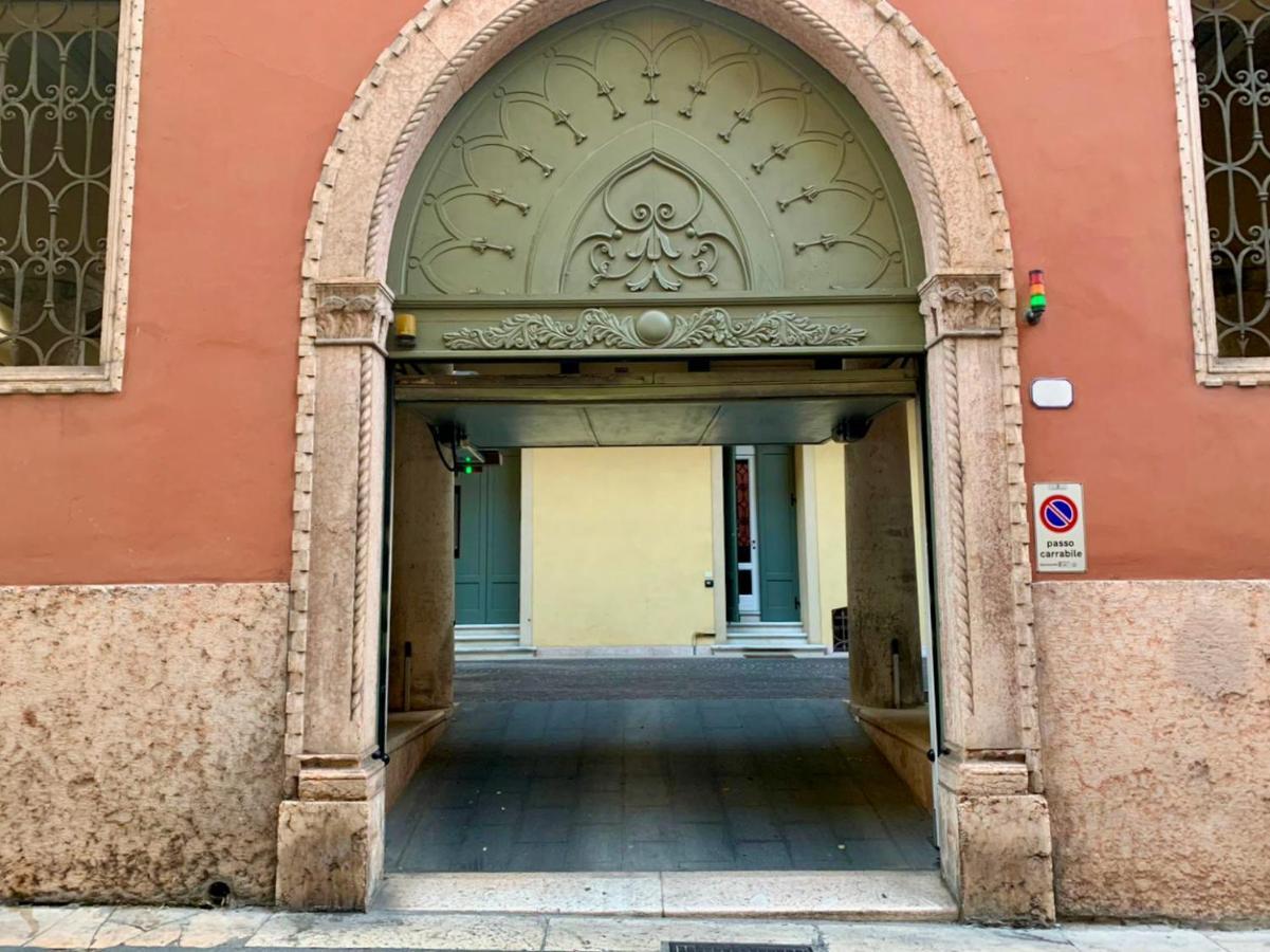 Stunning Top Floor Flat In The Heart Of Verona Exterior photo